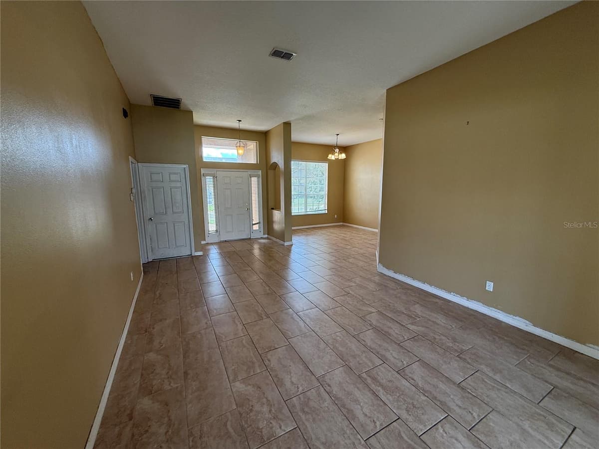7101 WHITE TRILLIUM CIRCLE — photo 4 of 24