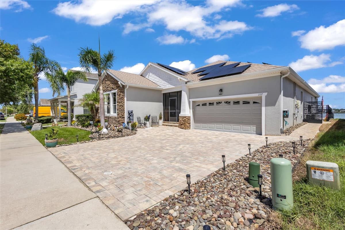 237 BLUE CYPRESS DRIVE — photo 5 of 78