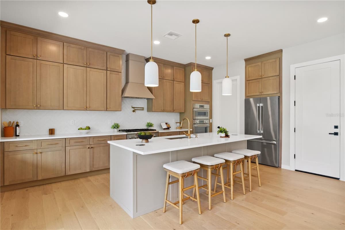 516 CLAYTON STREET — photo 7 of 41