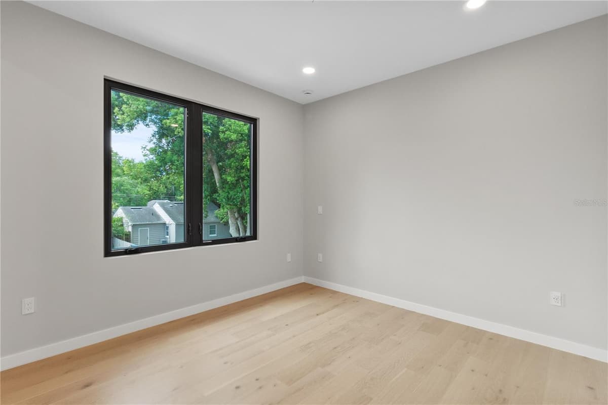 516 CLAYTON STREET — photo 29 of 41