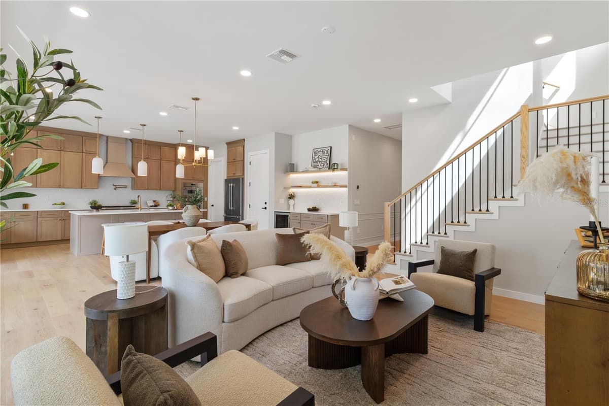 516 CLAYTON STREET — photo 4 of 41