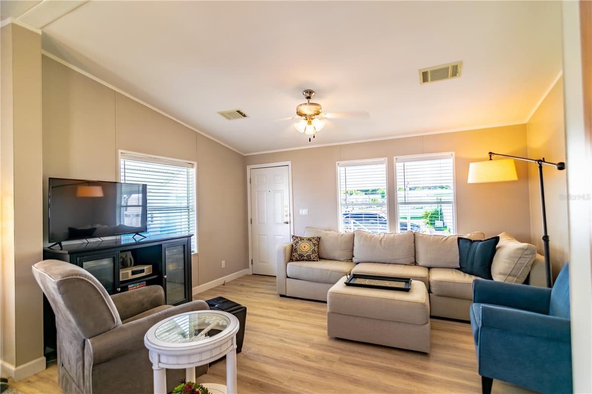 8320 RIVERSIDE DRIVE — photo 5 of 49