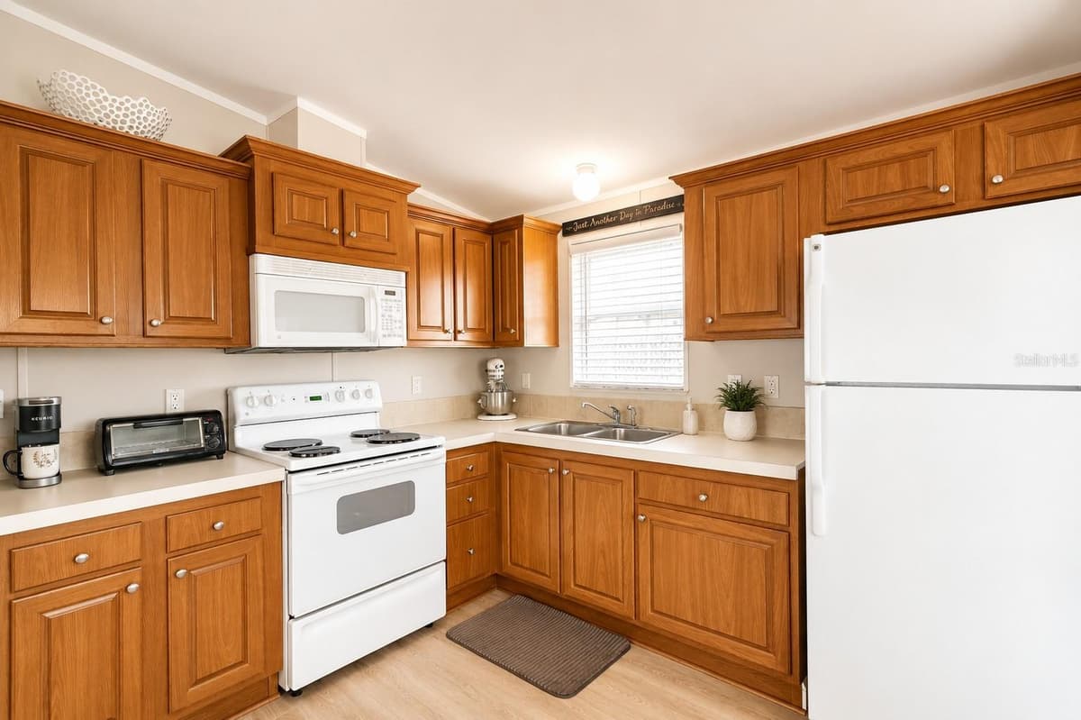 8320 RIVERSIDE DRIVE — photo 3 of 49