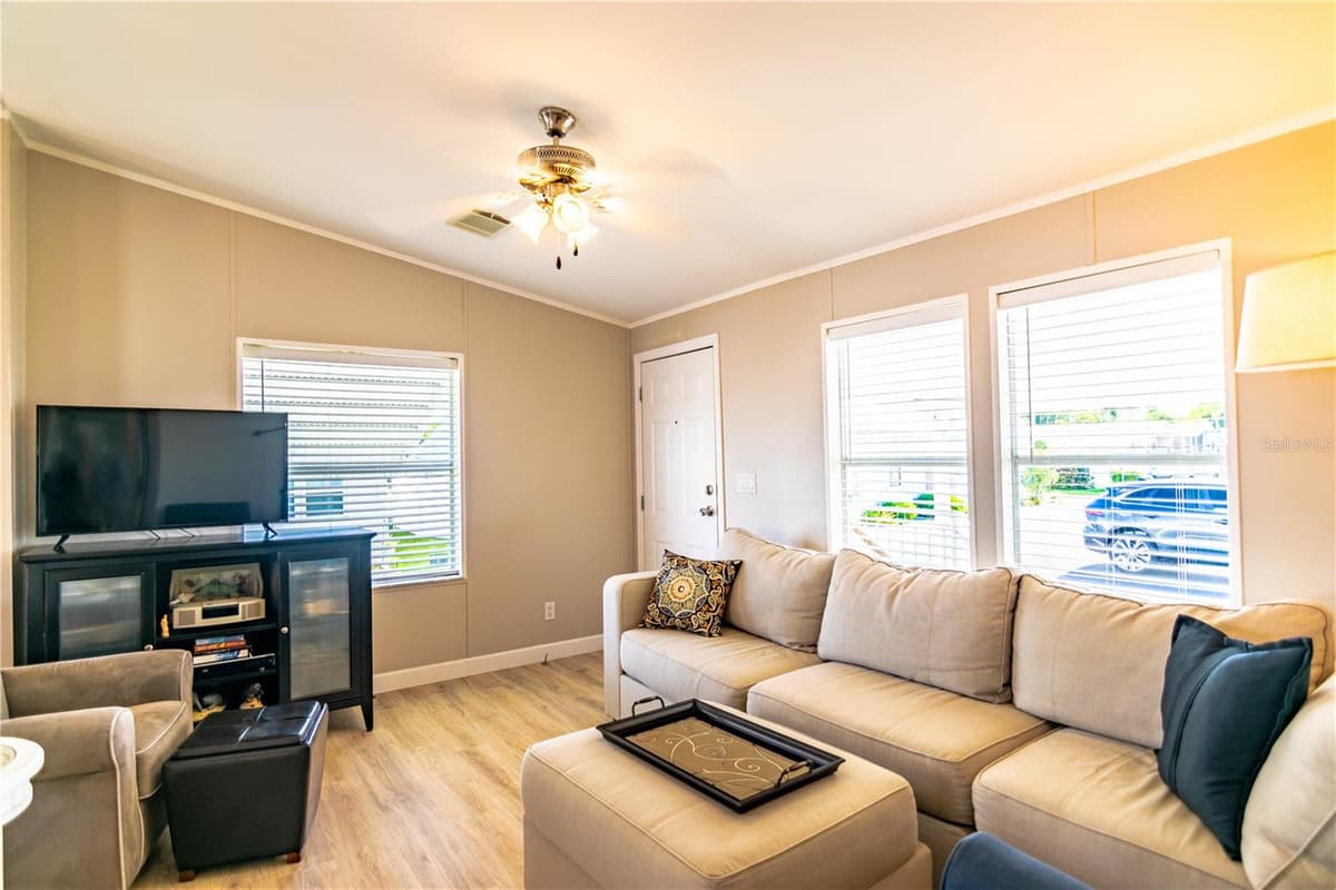 8320 RIVERSIDE DRIVE — photo 6 of 49