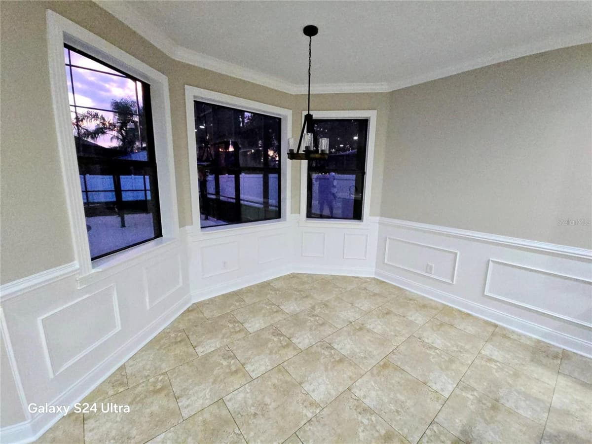 473 OAK LANDING BOULEVARD — photo 10 of 42