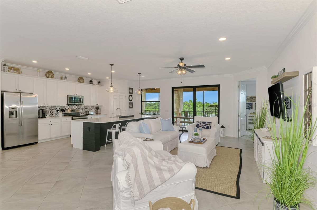 10797 TARFLOWER DRIVE — photo 14 of 100
