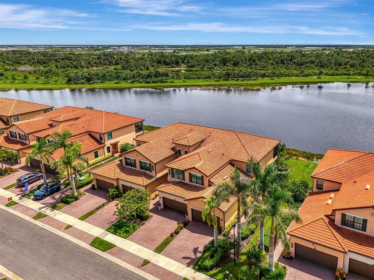 10797 TARFLOWER DRIVE — photo 4 of 100