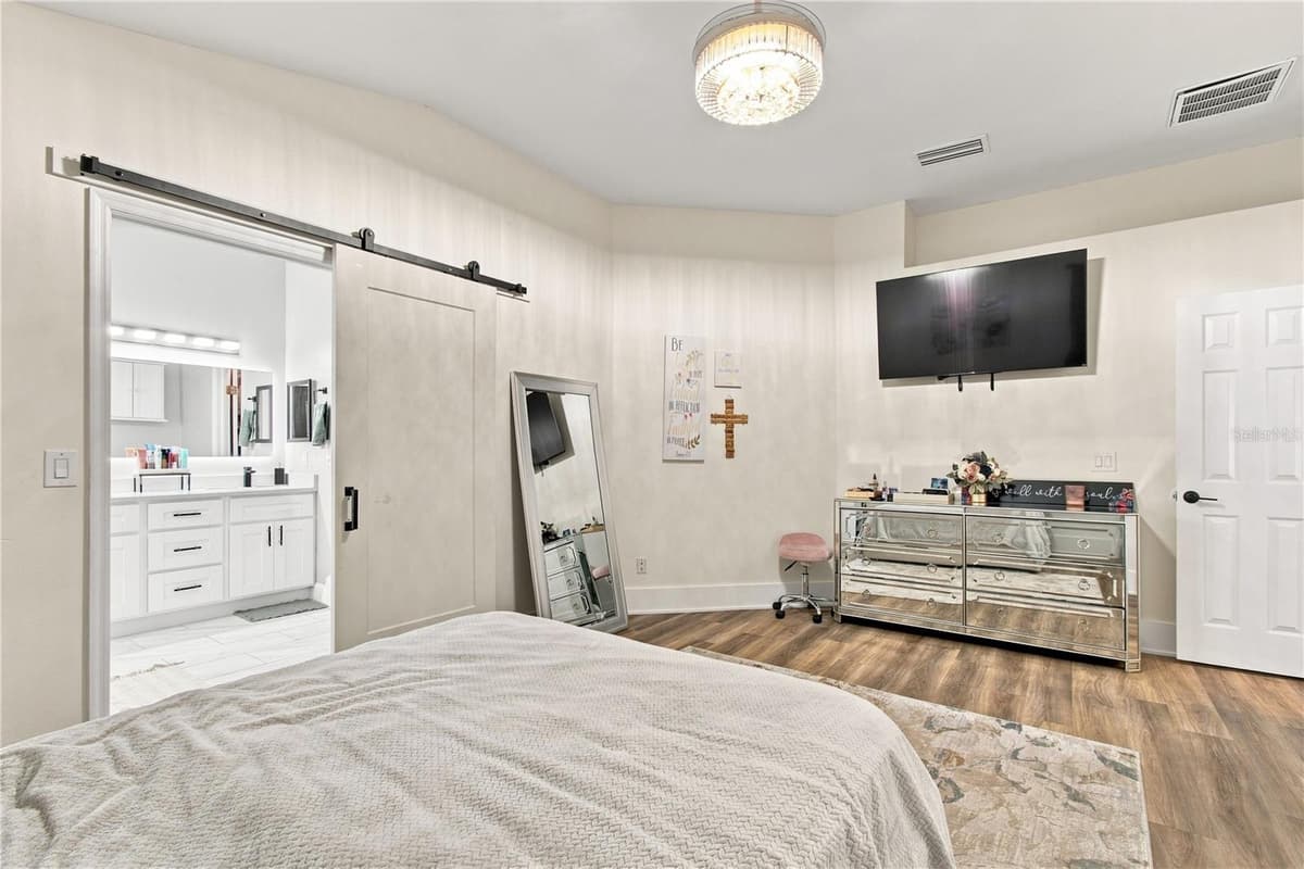 7736 MARBELLA CREEK AVENUE — photo 25 of 77