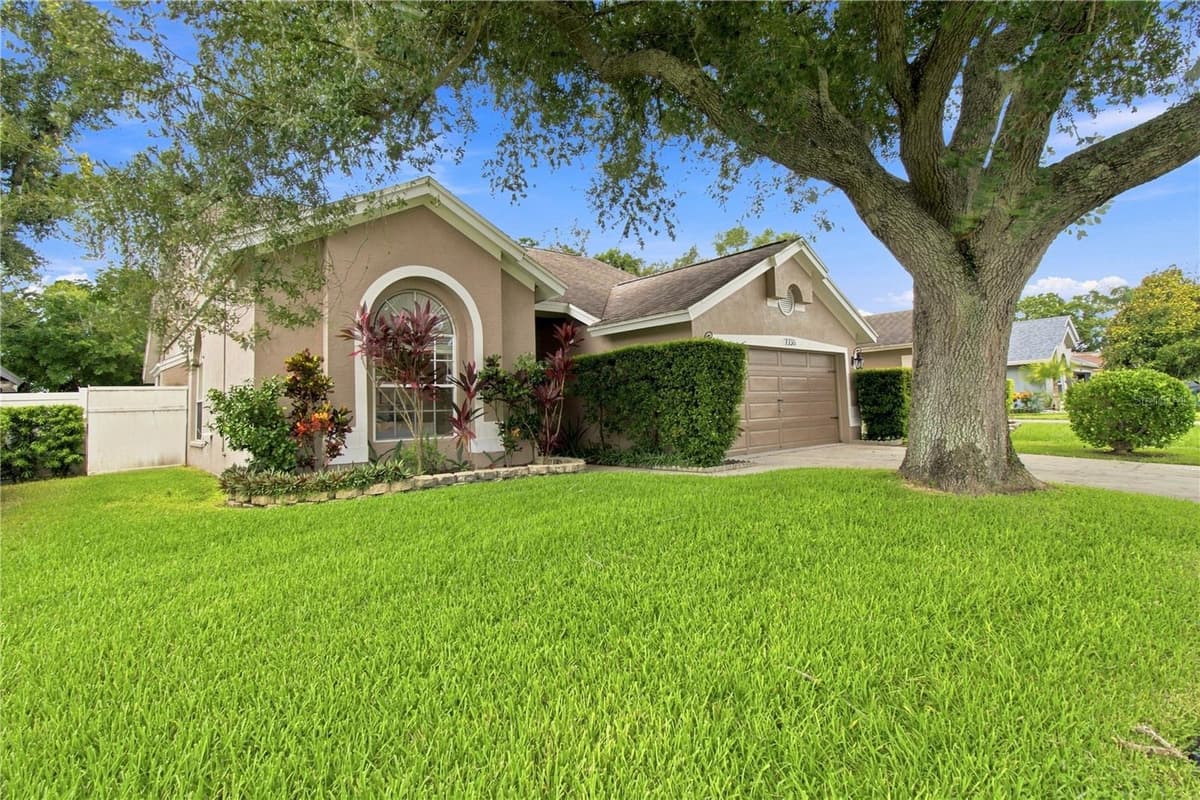 7736 MARBELLA CREEK AVENUE — photo 5 of 77
