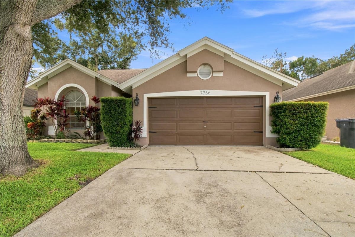 7736 MARBELLA CREEK AVENUE — photo 4 of 77