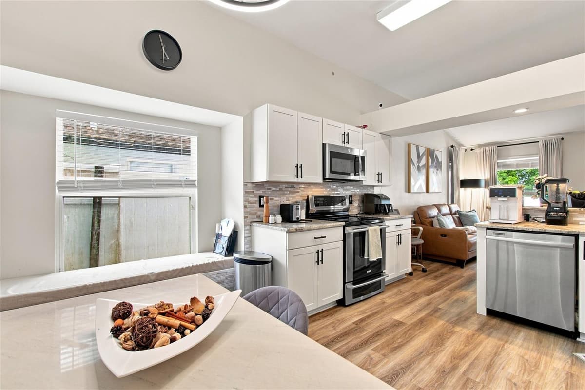 7736 MARBELLA CREEK AVENUE — photo 17 of 77