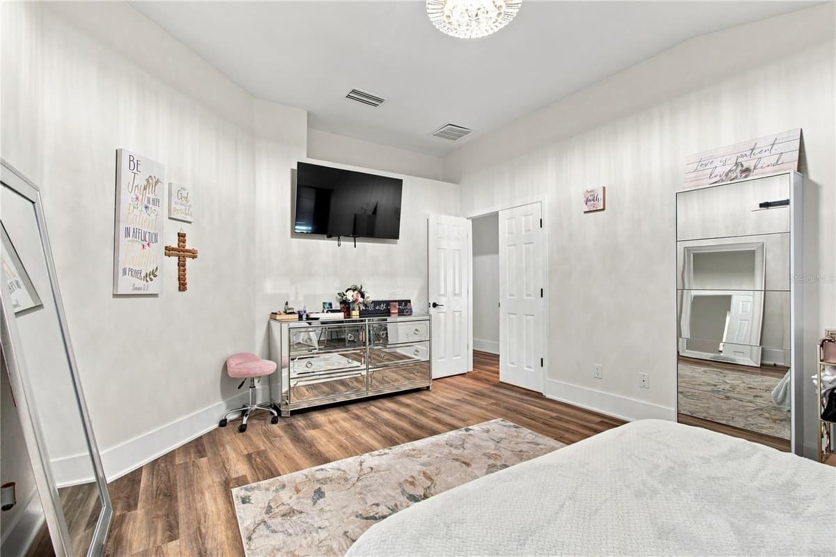7736 MARBELLA CREEK AVENUE — photo 32 of 77