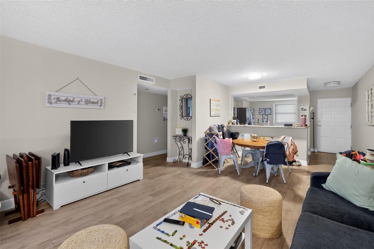2650 COUNTRYSIDE BOULEVARD — photo 12 of 30