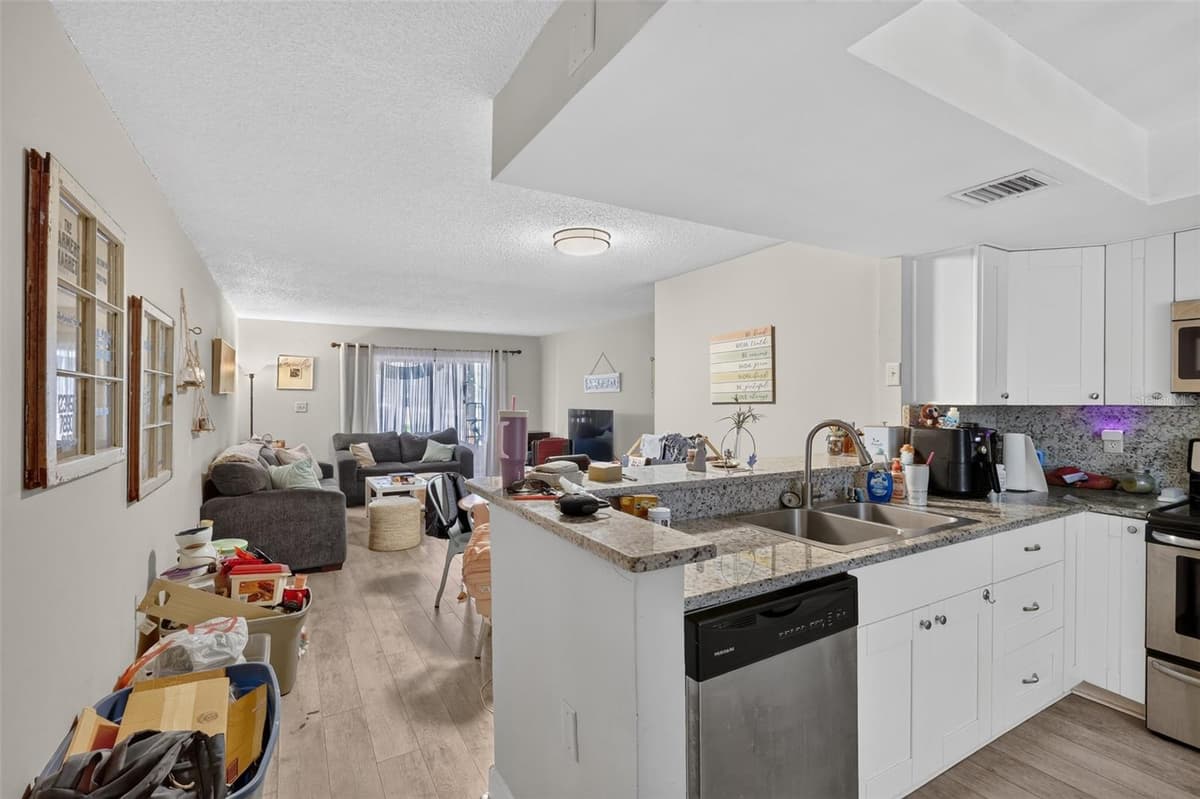 2650 COUNTRYSIDE BOULEVARD — photo 8 of 30