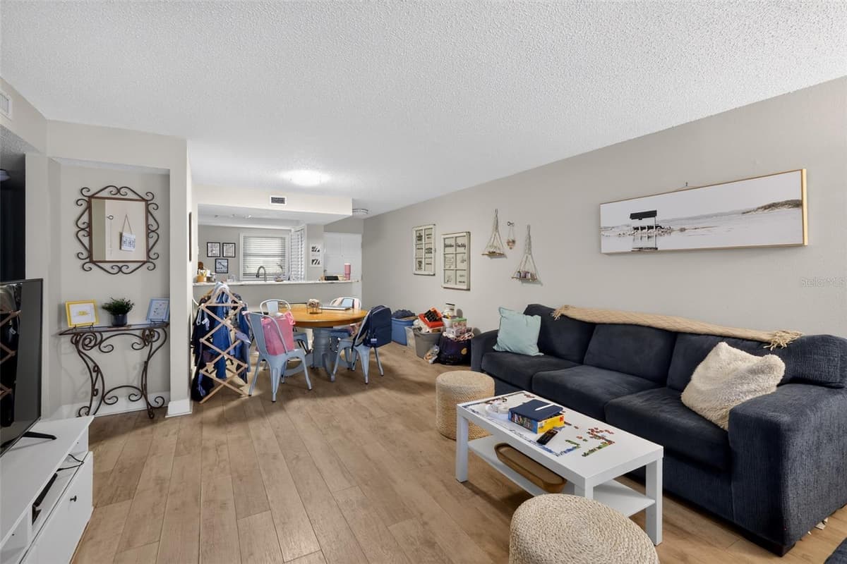 2650 COUNTRYSIDE BOULEVARD — photo 4 of 30