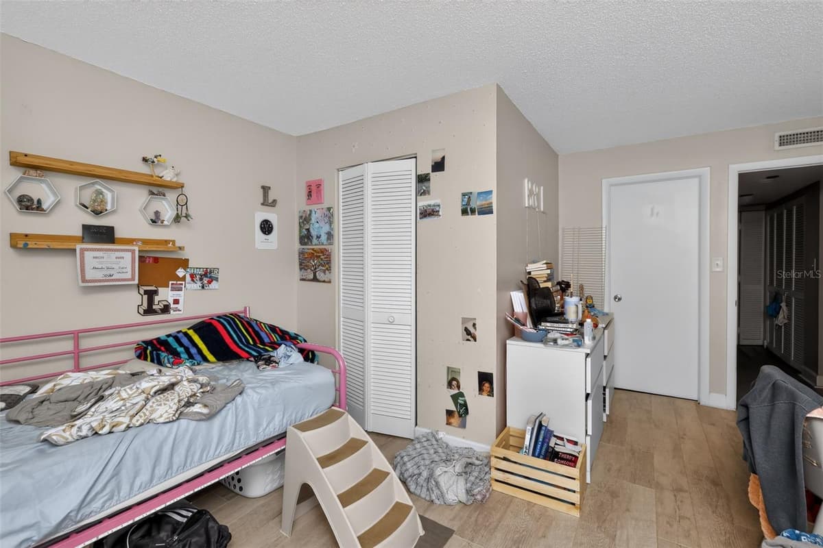 2650 COUNTRYSIDE BOULEVARD — photo 10 of 30