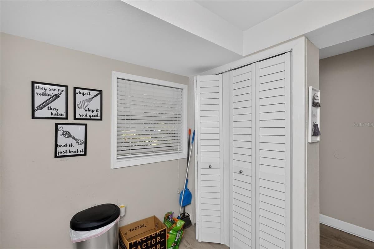 2650 COUNTRYSIDE BOULEVARD — photo 19 of 30