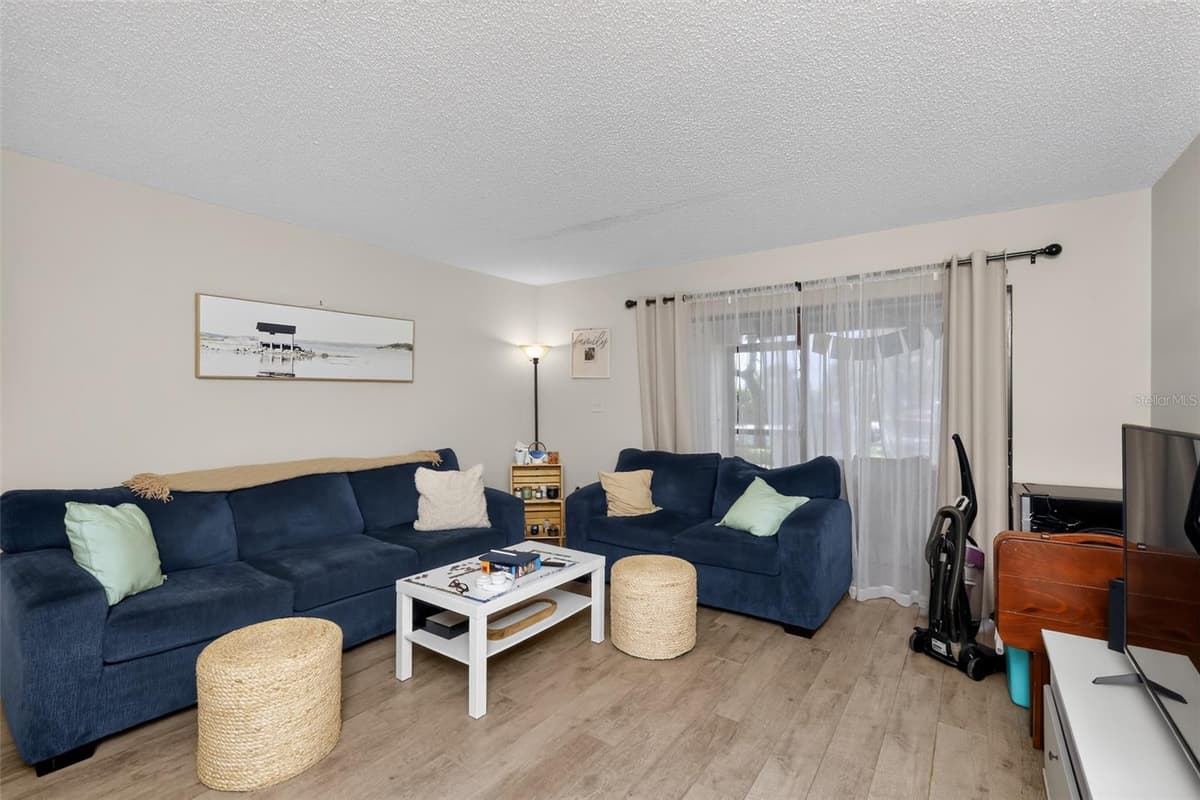 2650 COUNTRYSIDE BOULEVARD — photo 3 of 30