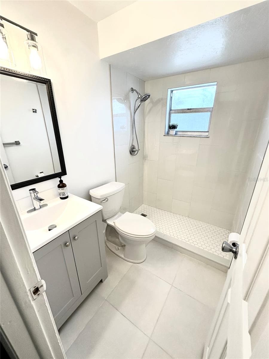 121 GRANADA BOULEVARD — photo 12 of 25