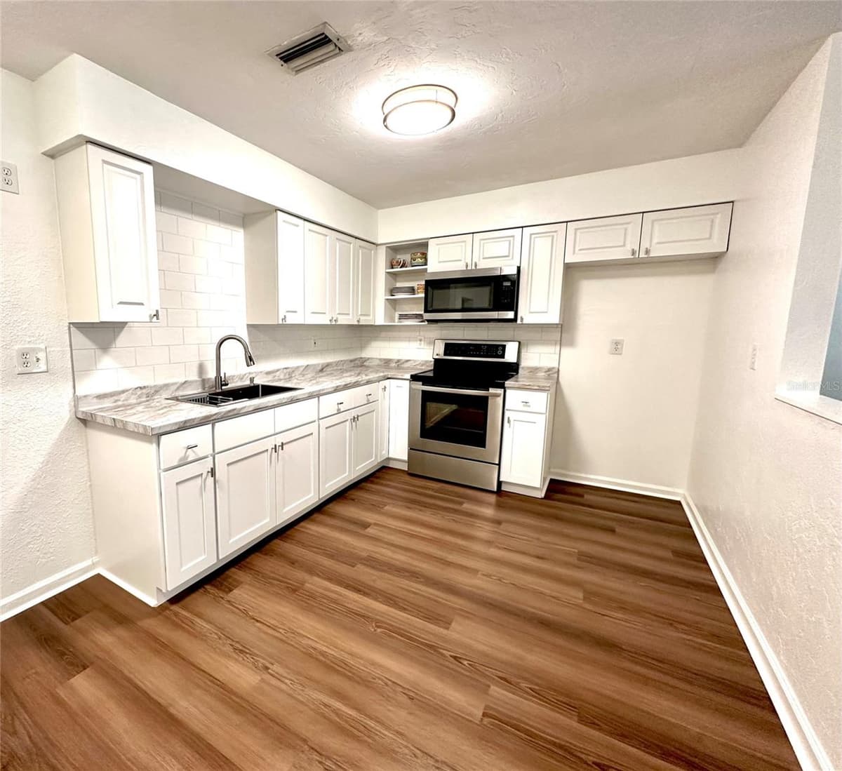 121 GRANADA BOULEVARD — photo 4 of 25