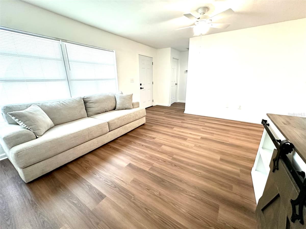 121 GRANADA BOULEVARD — photo 8 of 25