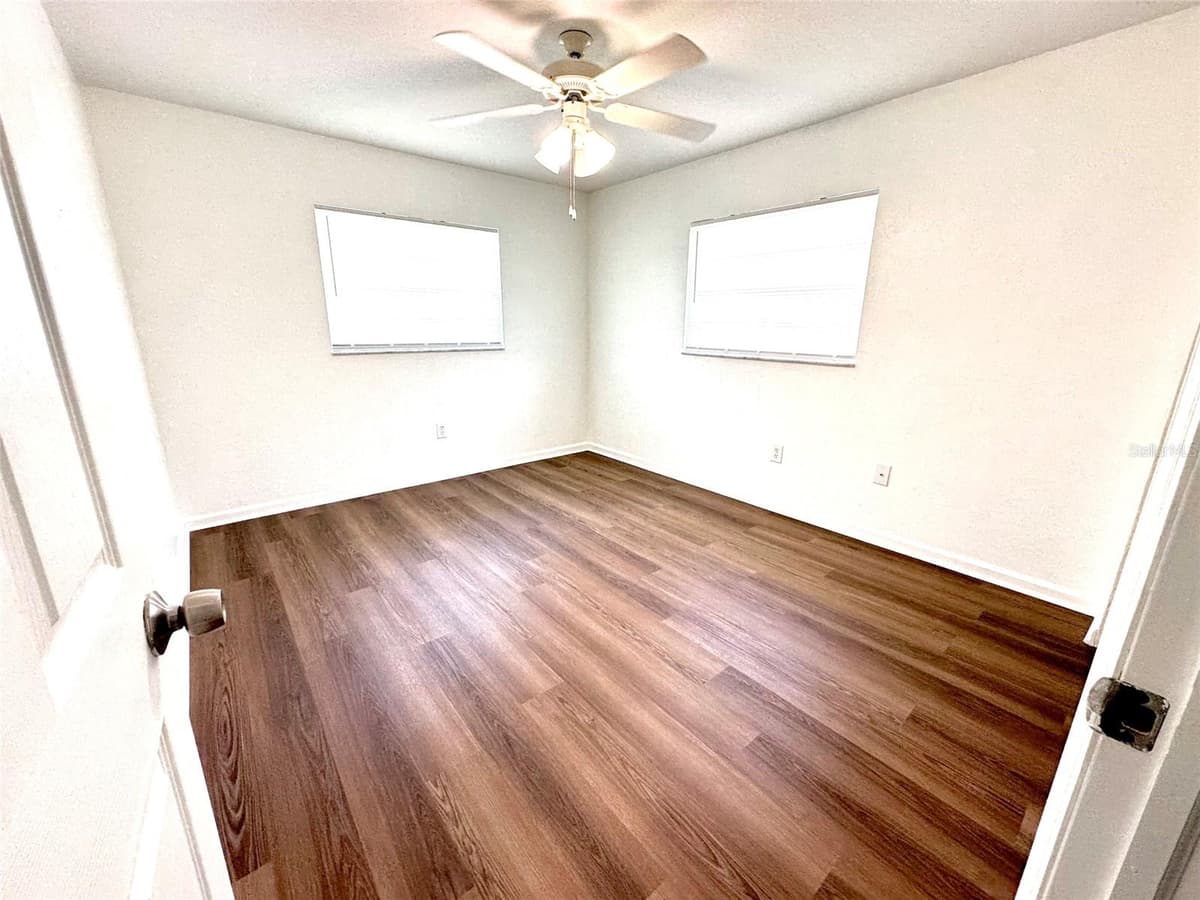121 GRANADA BOULEVARD — photo 10 of 25