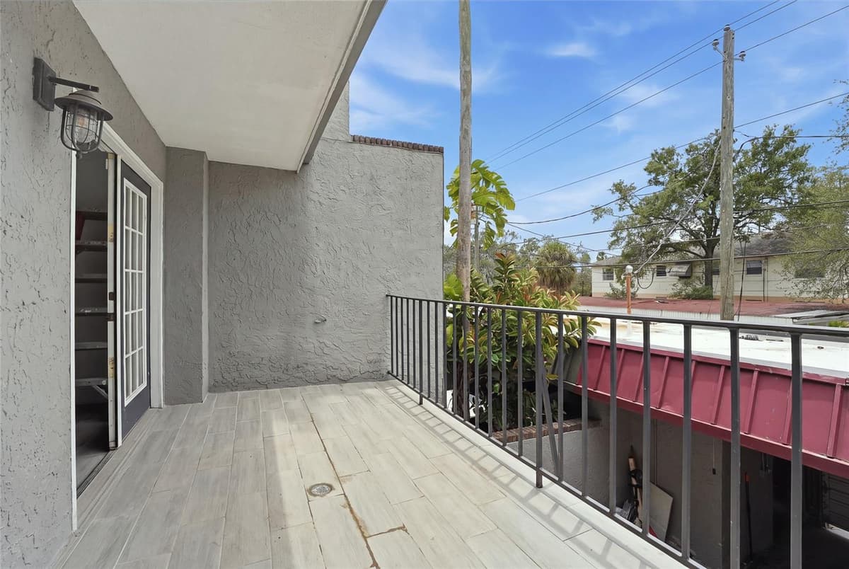170 DAVIS BOULEVARD — photo 24 of 40