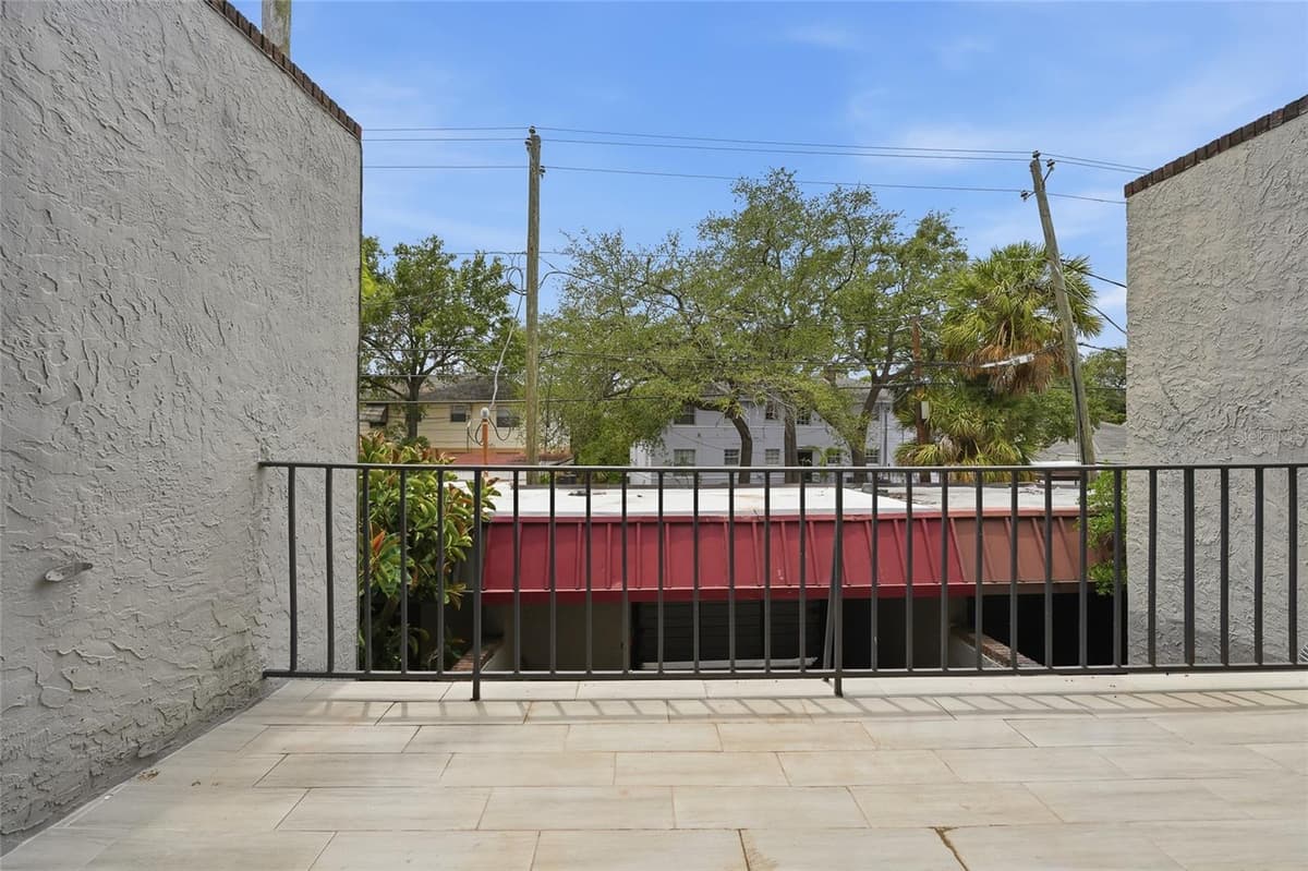 170 DAVIS BOULEVARD — photo 22 of 40