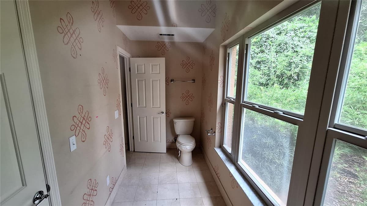 2210 LAUREL RUN DRIVE — photo 15 of 45