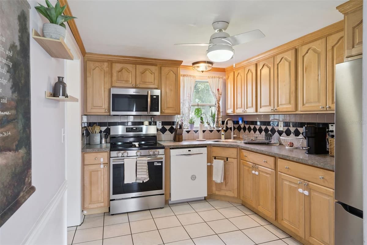 106 ALANO ROAD — photo 8 of 31