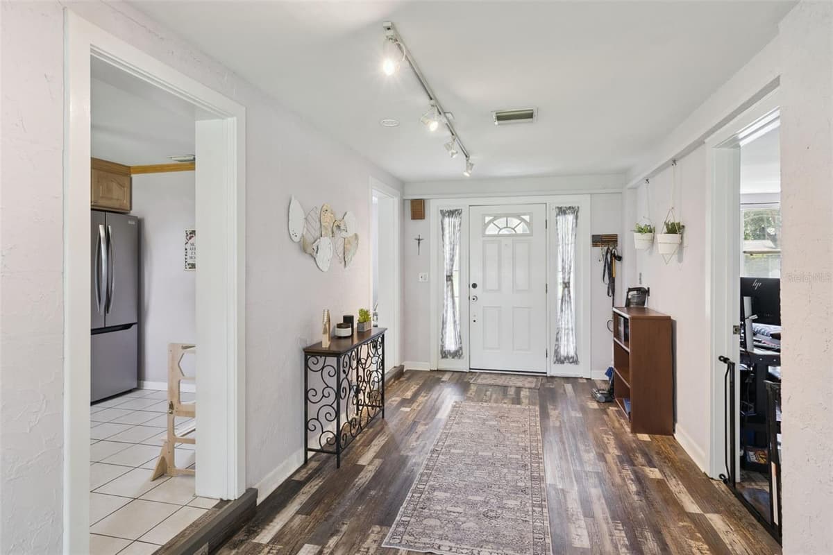 106 ALANO ROAD — photo 4 of 31