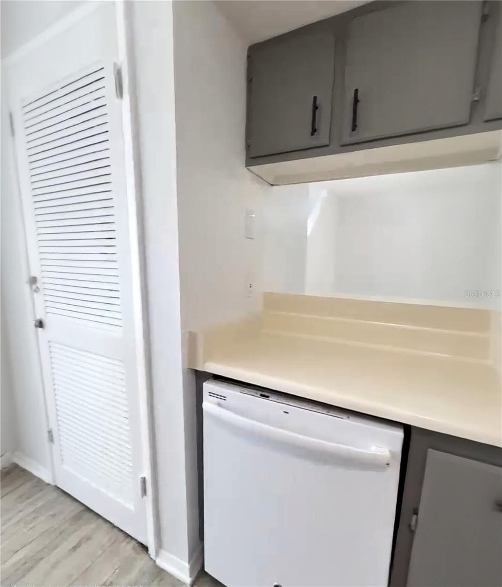 3982 CRAYRICH CIRCLE — photo 16 of 30