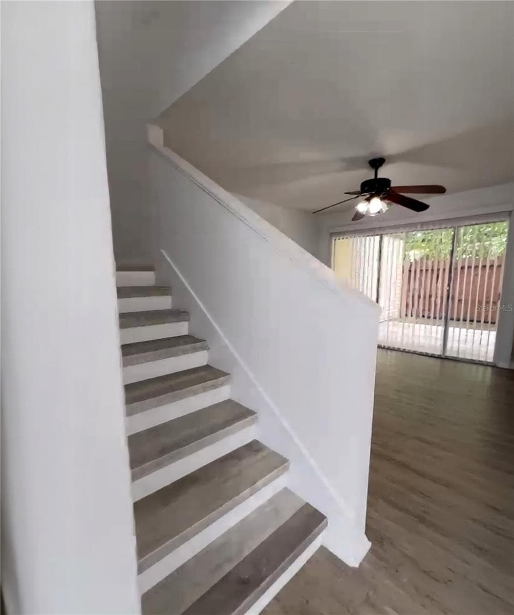 3982 CRAYRICH CIRCLE — photo 3 of 30