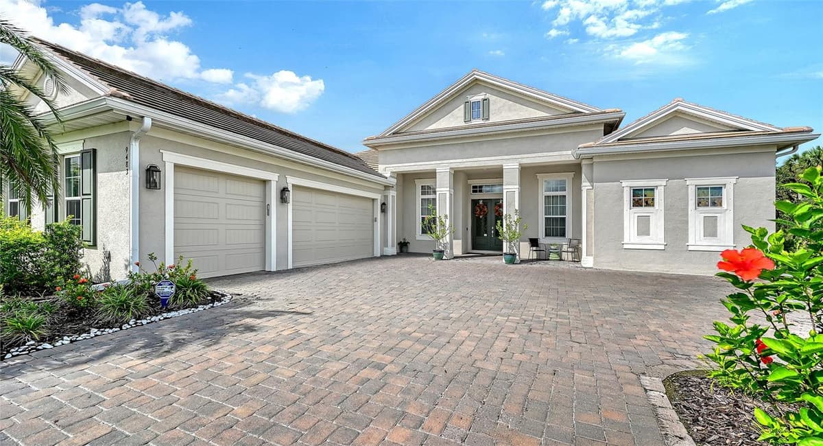 9483 TEQUILA SUNRISE DRIVE — photo 2 of 59