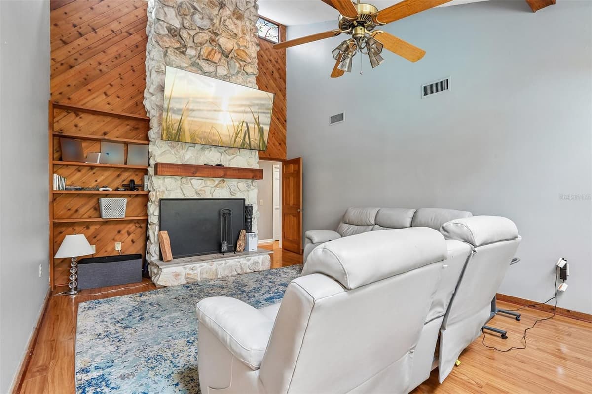 4603 RIDGECLIFF DRIVE — photo 9 of 62