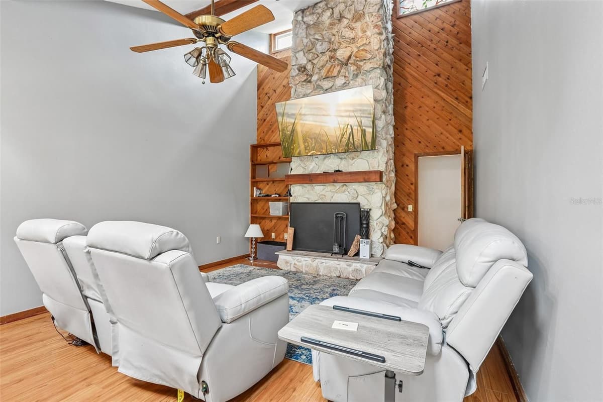 4603 RIDGECLIFF DRIVE — photo 10 of 62