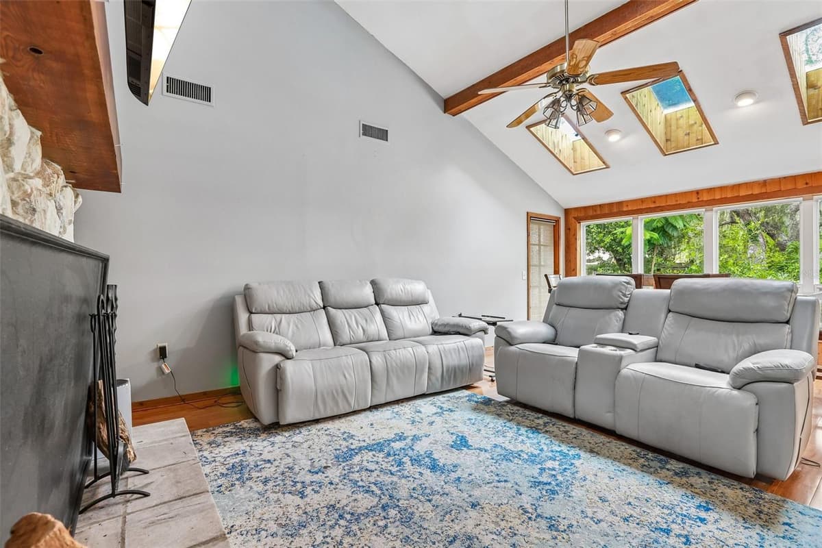 4603 RIDGECLIFF DRIVE — photo 11 of 62