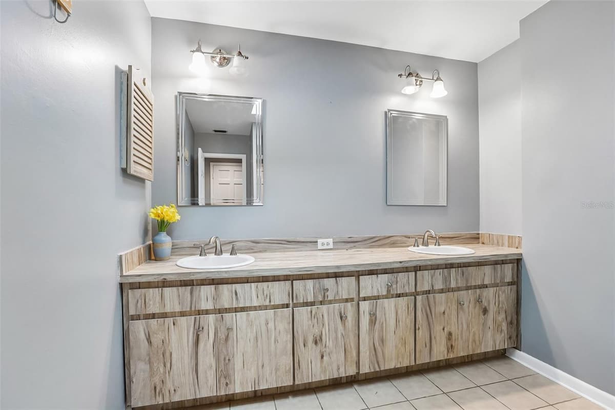 4603 RIDGECLIFF DRIVE — photo 37 of 62