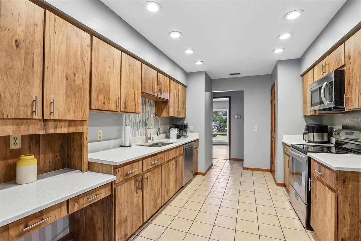 4603 RIDGECLIFF DRIVE — photo 18 of 62