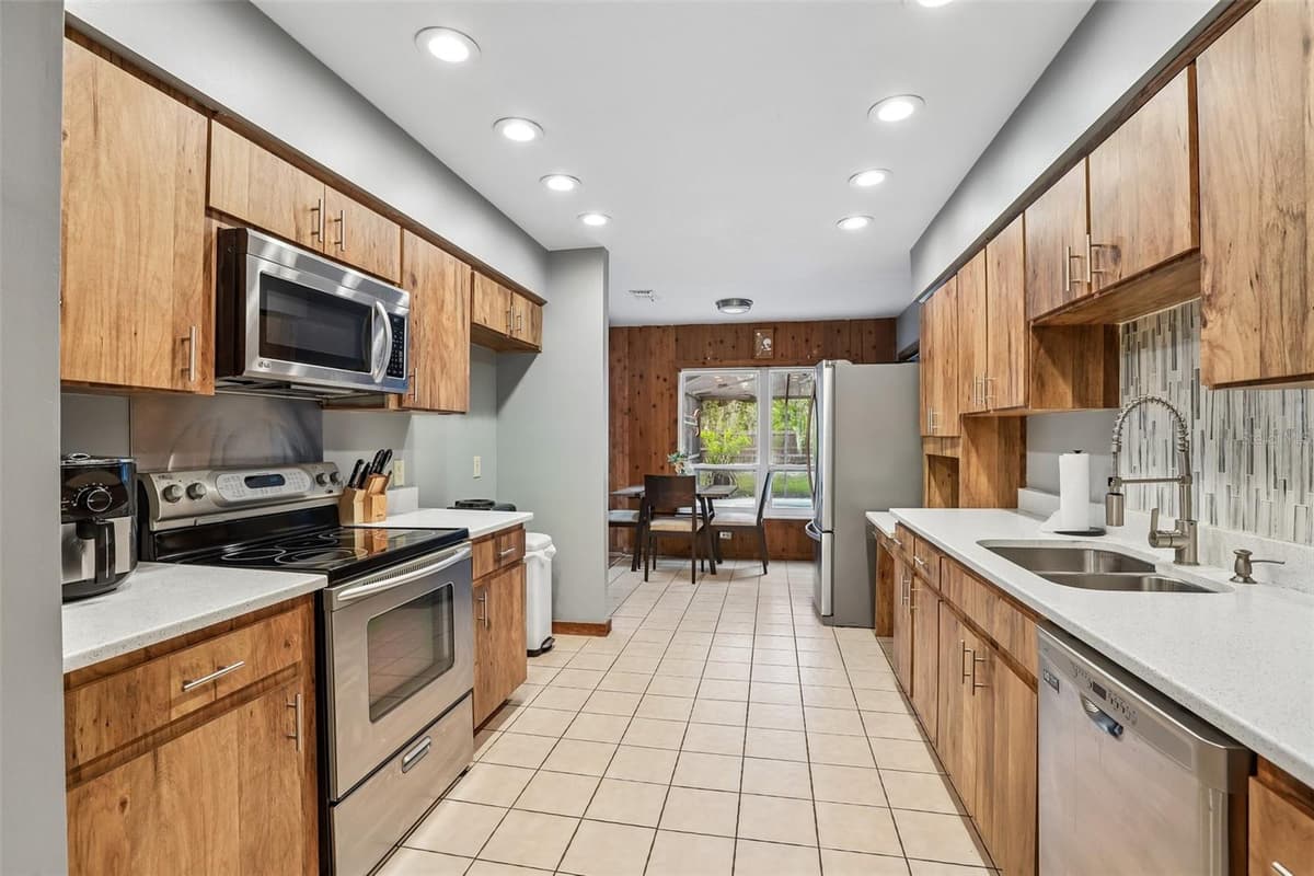 4603 RIDGECLIFF DRIVE — photo 15 of 62