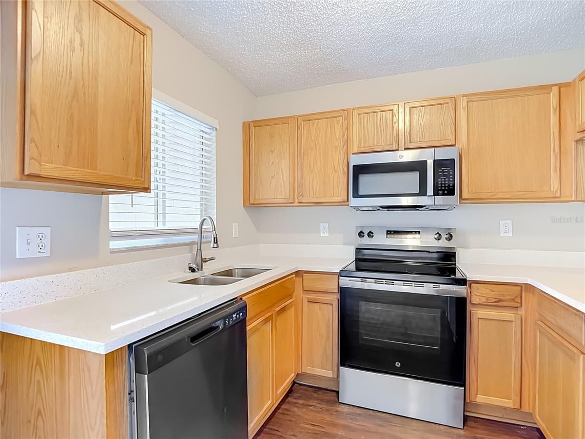 2245 FLUORSHIRE DRIVE — photo 11 of 42