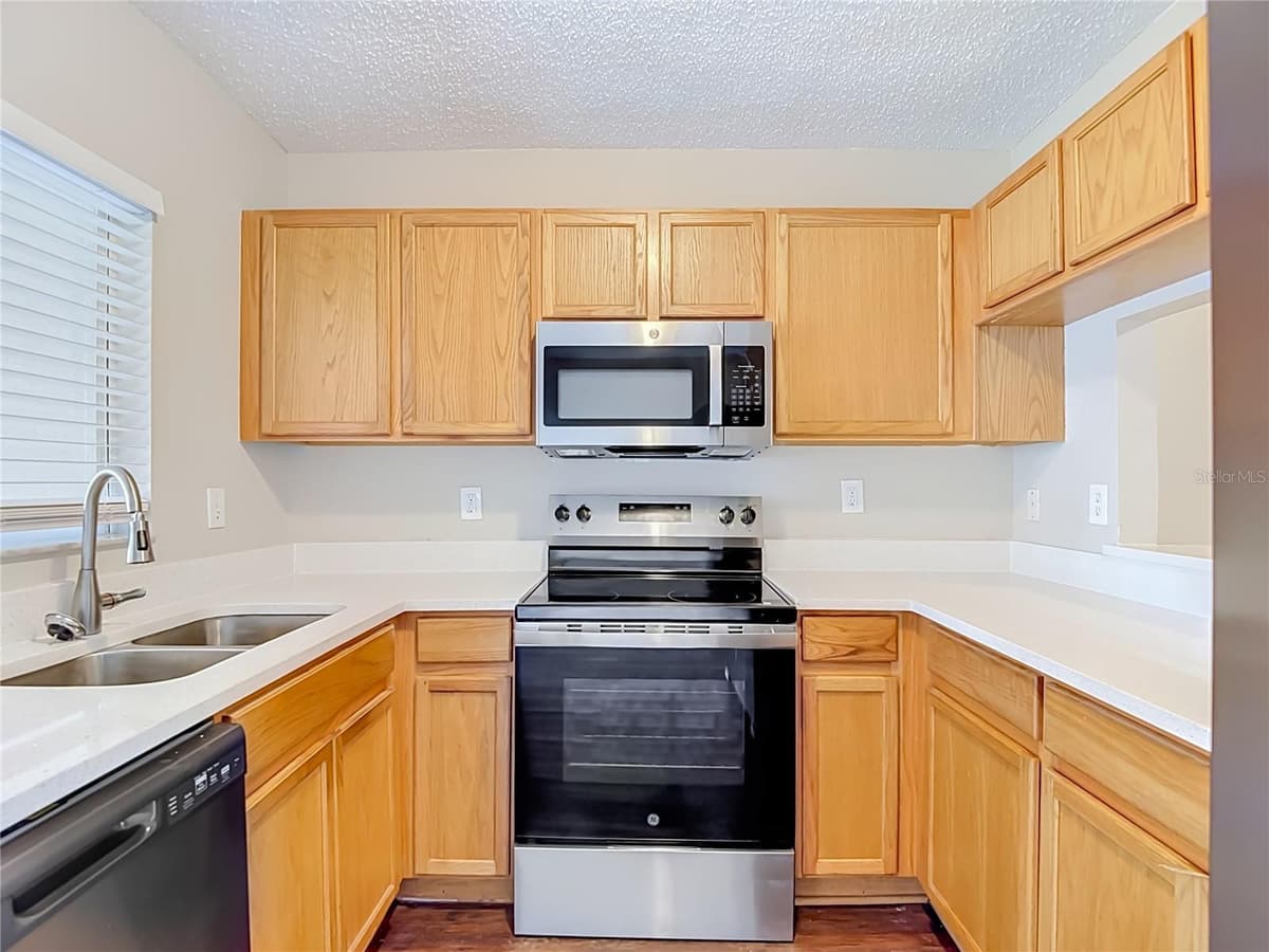 2245 FLUORSHIRE DRIVE — photo 12 of 42