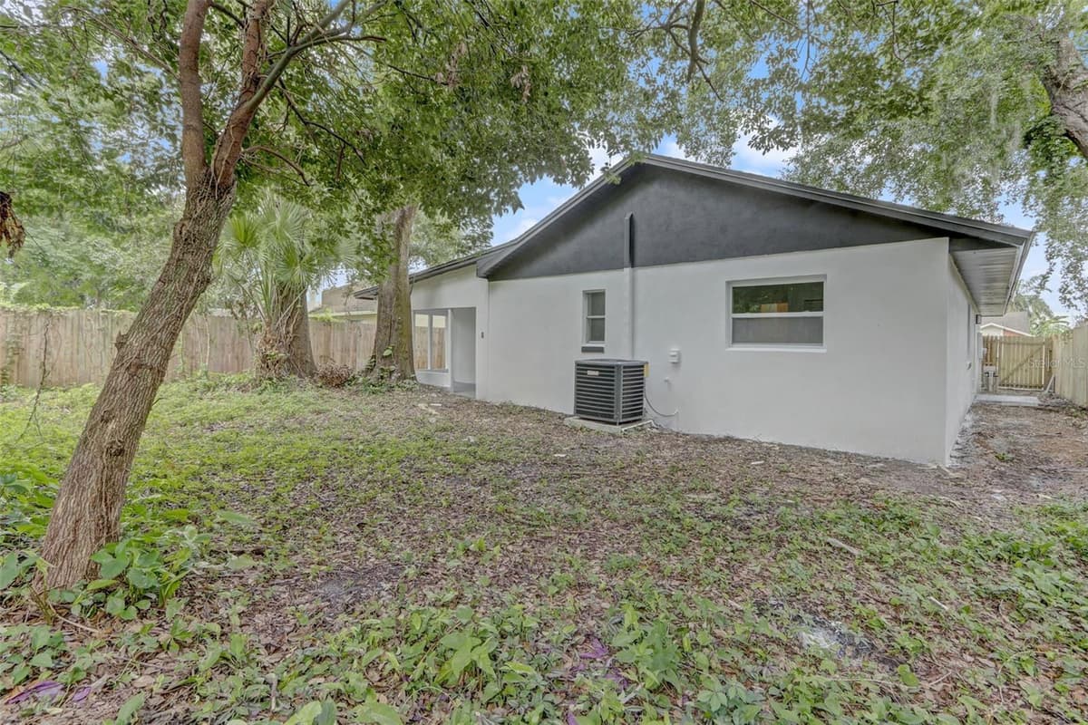 7711 LAKESIDE WOODS DRIVE — photo 44 of 48
