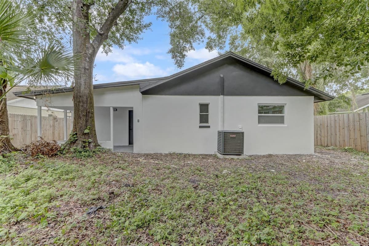 7711 LAKESIDE WOODS DRIVE — photo 42 of 48