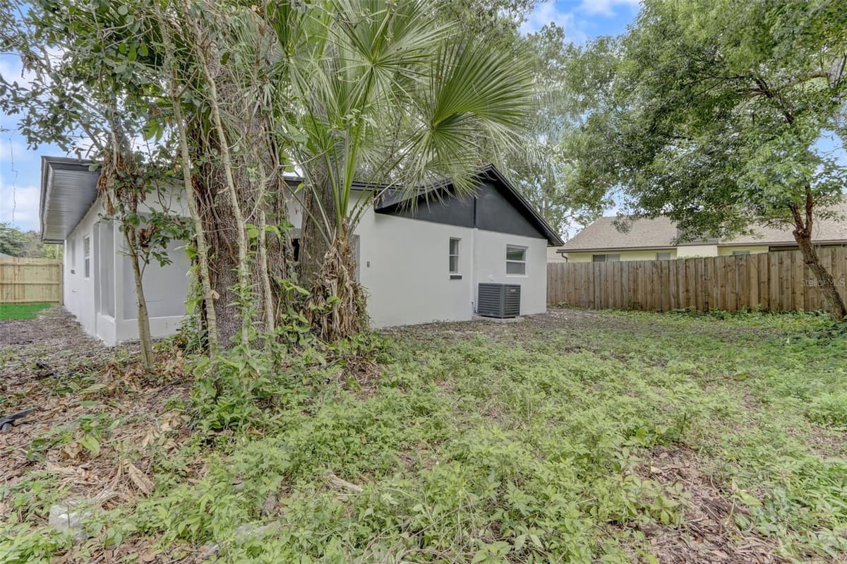 7711 LAKESIDE WOODS DRIVE — photo 45 of 48