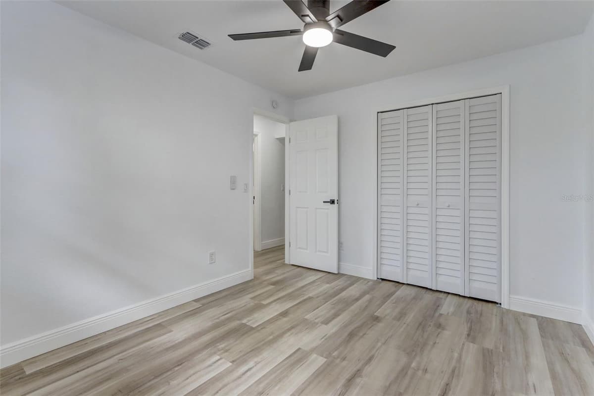 7711 LAKESIDE WOODS DRIVE — photo 35 of 48