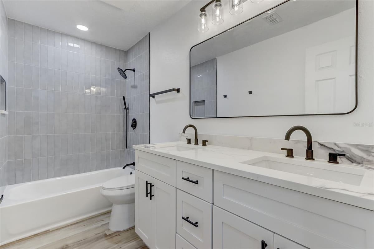 7711 LAKESIDE WOODS DRIVE — photo 30 of 48