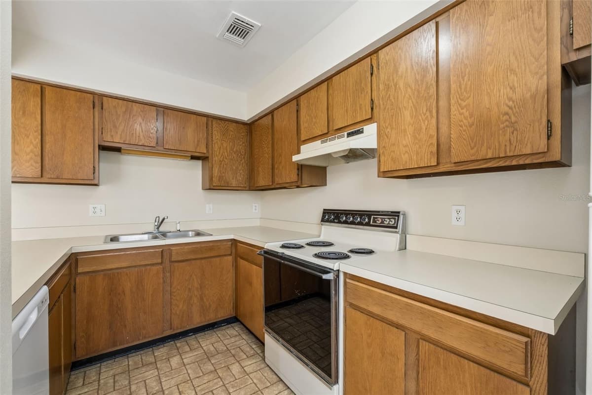 1307 PARK VILLA PLACE — photo 9 of 40