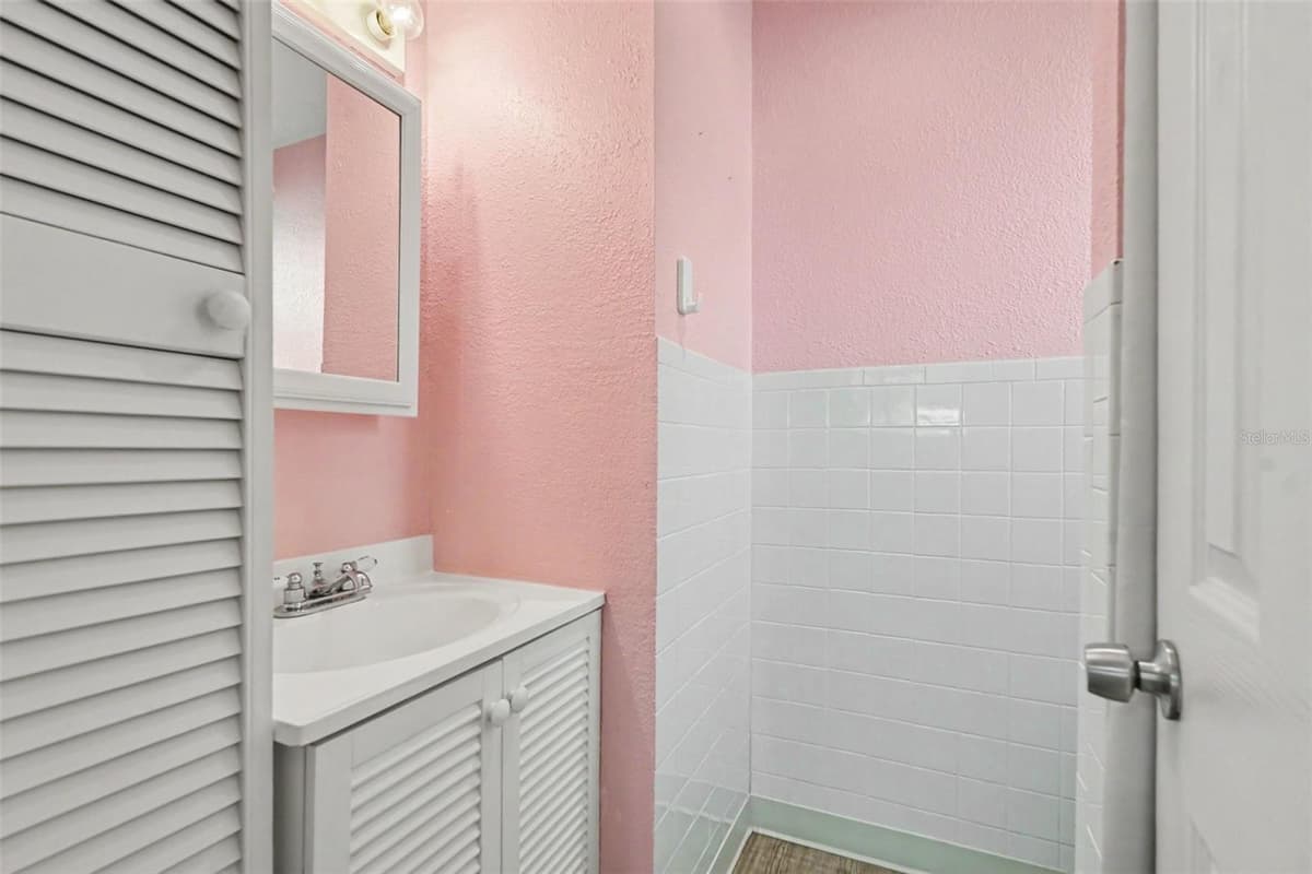 21390 LEHOUIER DR — photo 23 of 29
