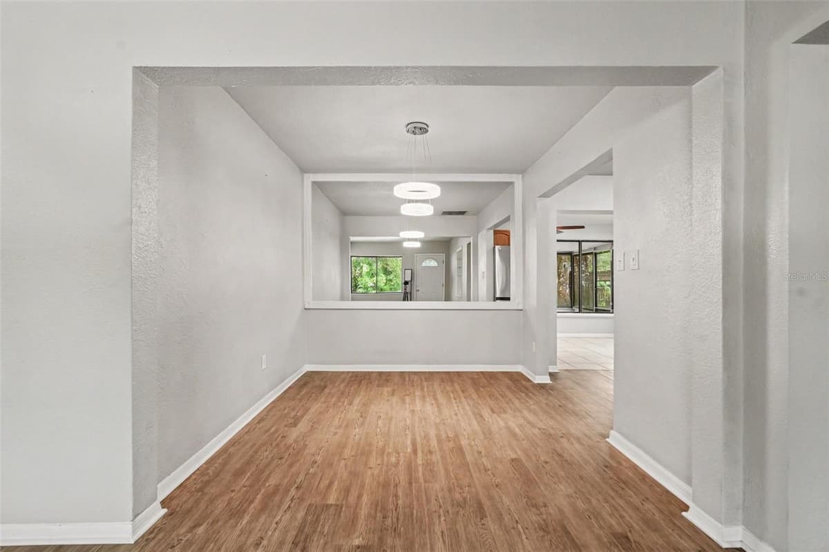 21390 LEHOUIER DR — photo 15 of 29
